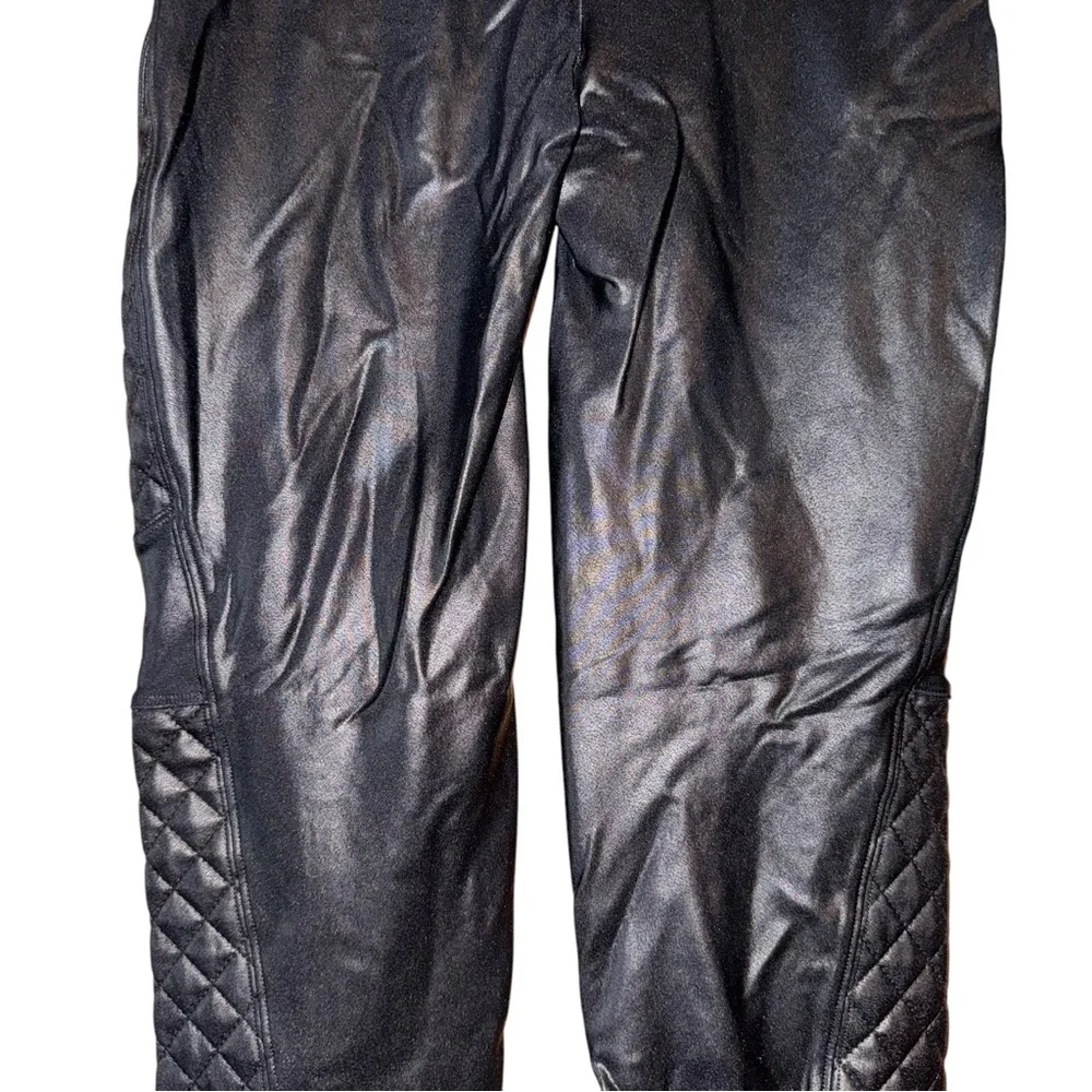 SPANX High-Rise Faux Leather Quilted Leggings in Very Black Size Medium